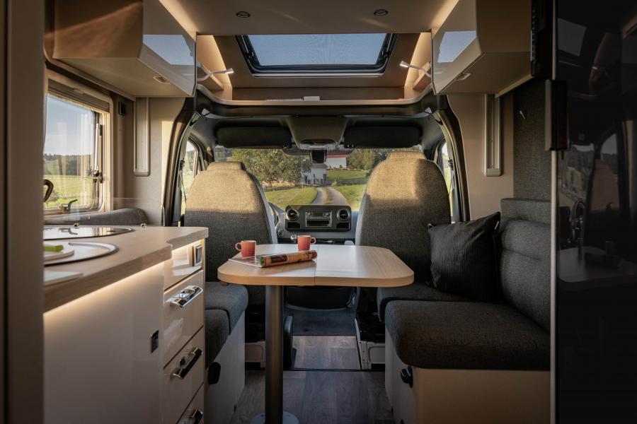 Интерьер Hymer Tramp S 695 2019 года  (фото 2 из 2)